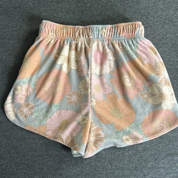 💋3/$10💋NWT Wild Fable Floral Towel Shorts Size Small High Rise - Picture 2 of 5